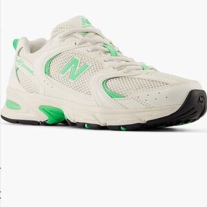 NWT New Balance 530 sneaker